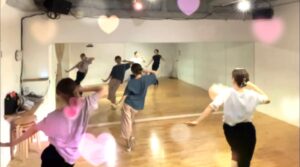 東京ダンススクールリアンテーマパークダンスで可愛く踊る